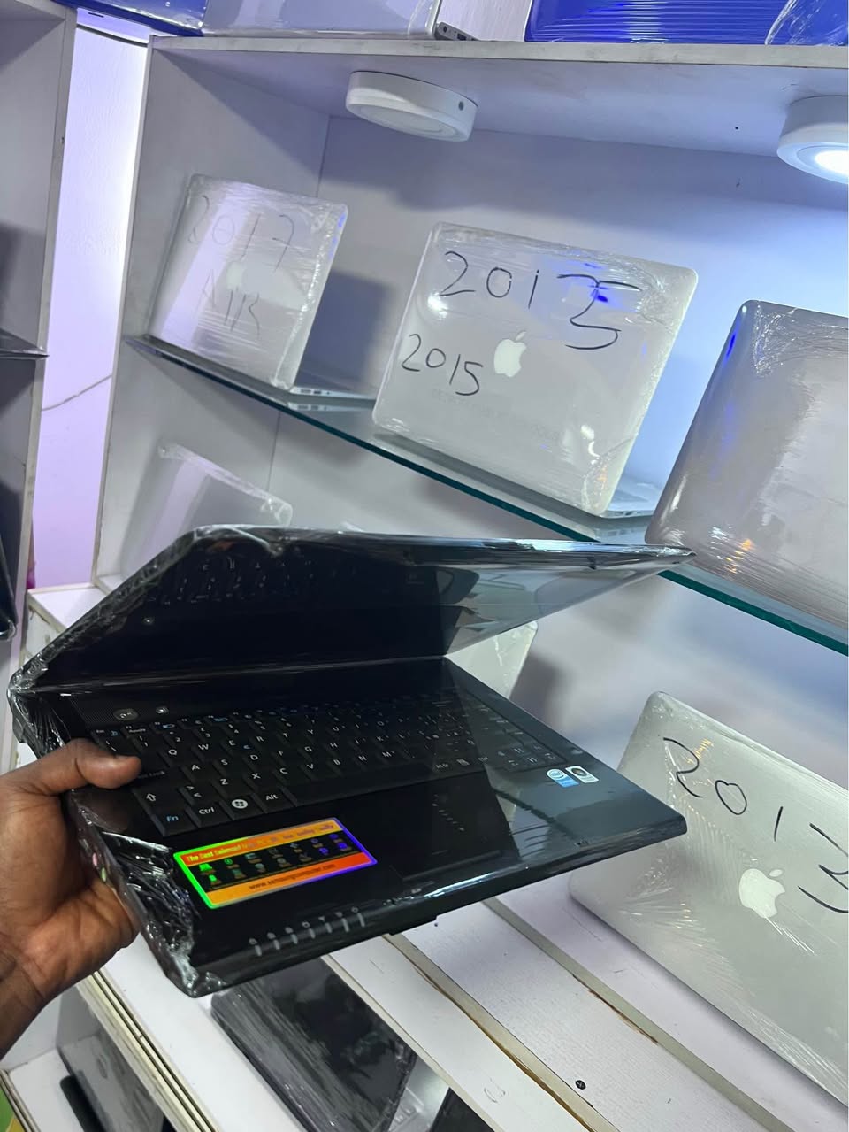 A picture of Samsung laptop with 4gig ram 320gig space good battery and