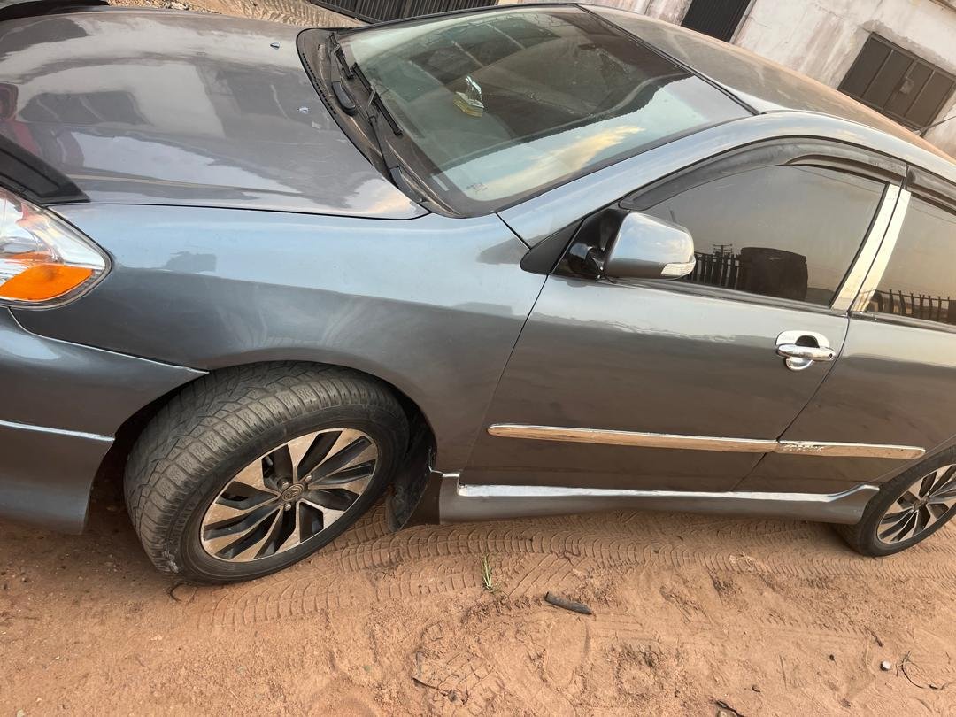 A picture of 2004 Toyota corolla