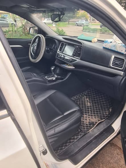A picture of Highlander 2017 XLE
