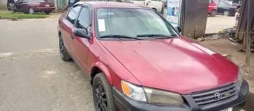 A picture of Toyota Camry 1998