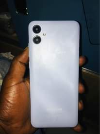 A picture of Samsung galaxy A04e