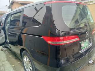 A picture of Honda Elysion 2003