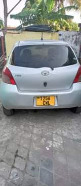 A picture of 2004 toyota vitz new