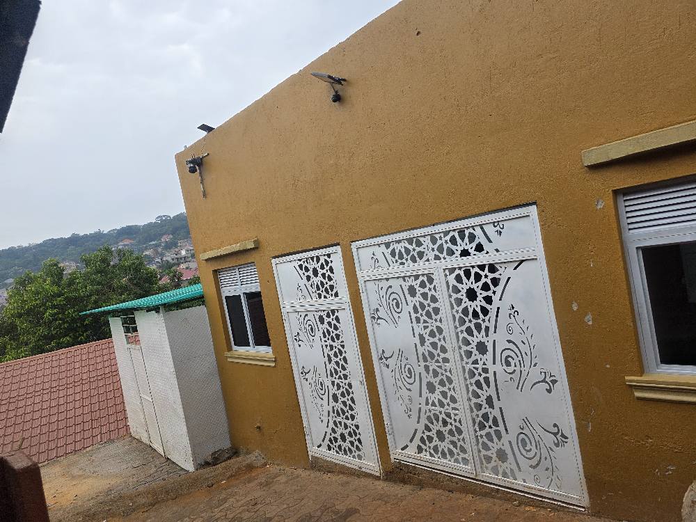 A picture of For rent 500000 each self contained with each and everything