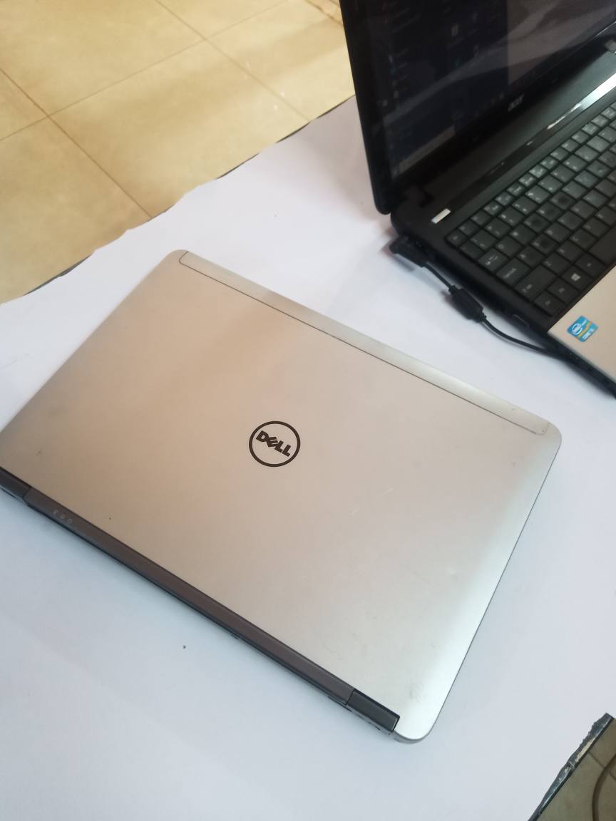 A picture of Dell i7