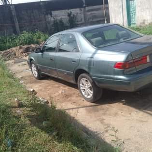 A picture of Toyota Camry drop light