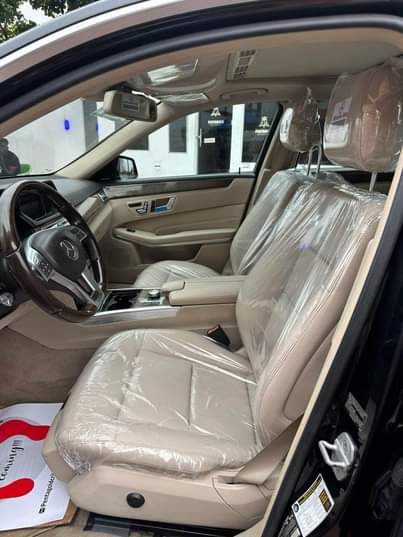 A picture of Super Excellent Mercedes Benz E350 2013 TOKS STANDARD Leather seats