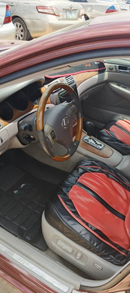 A picture of Lexus es330