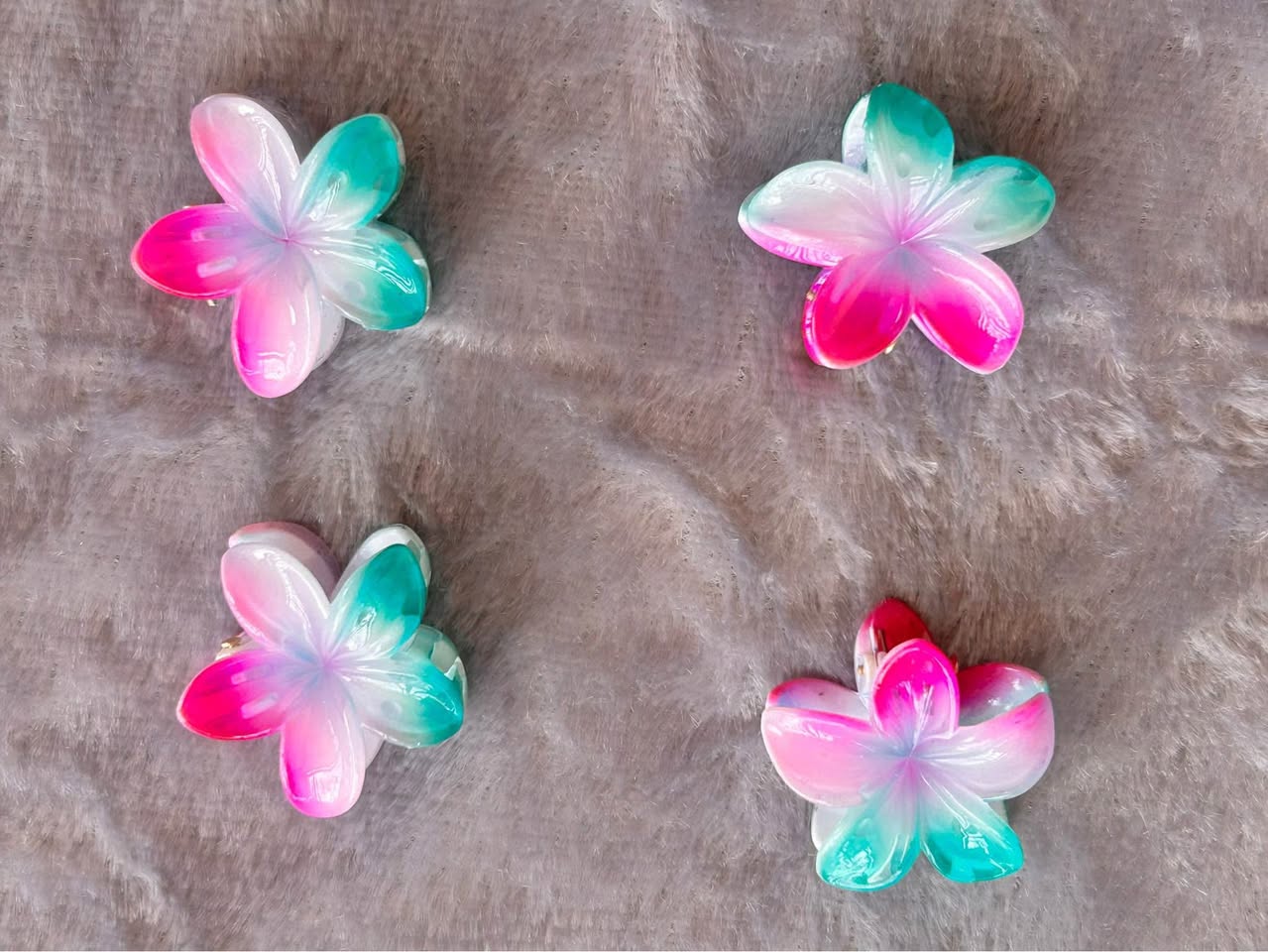 A picture of Hair clips