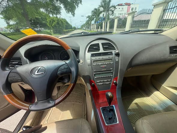 A picture of Foreign used 2008 Lexus es350