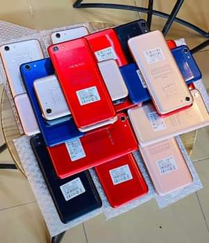 A picture of Oppo A83 used
