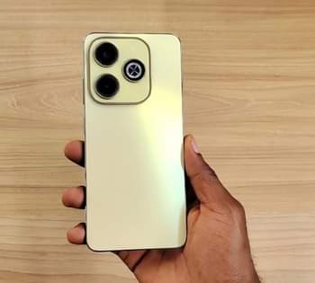 A picture of Infinix Hot 40pro 256GB Rom 8GB Storage Call WhatsApp 256704870817