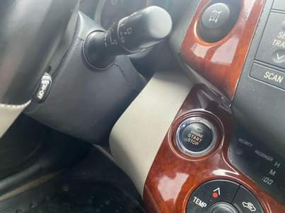 A picture of Toyota RAV4 2010