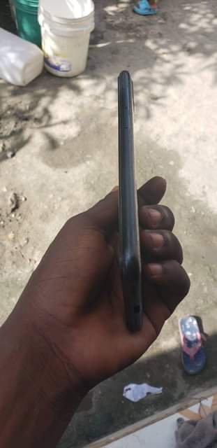 A picture of Samsung A11 32gb
