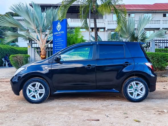 A picture of Toyota IST 0712188493