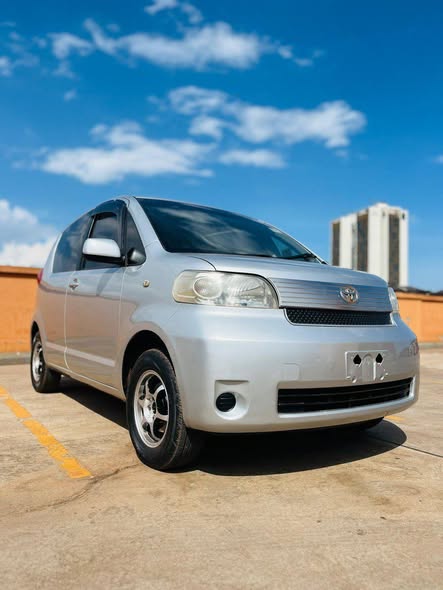 A picture of 2006 Toyota porte toyota porte