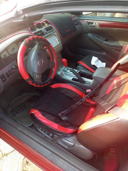 A picture of TOYOTA SOLARA AUTOMATIC TRANSMISSION PURE FIRST CLEAN BODY