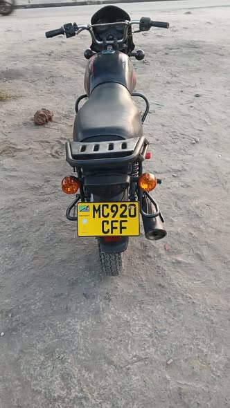 A picture of Boxer cc 150