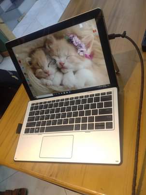 A picture of Hp Elite X2 i5 7th Gen
