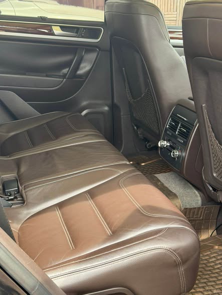 A picture of Volkswagen Touareg 2014
