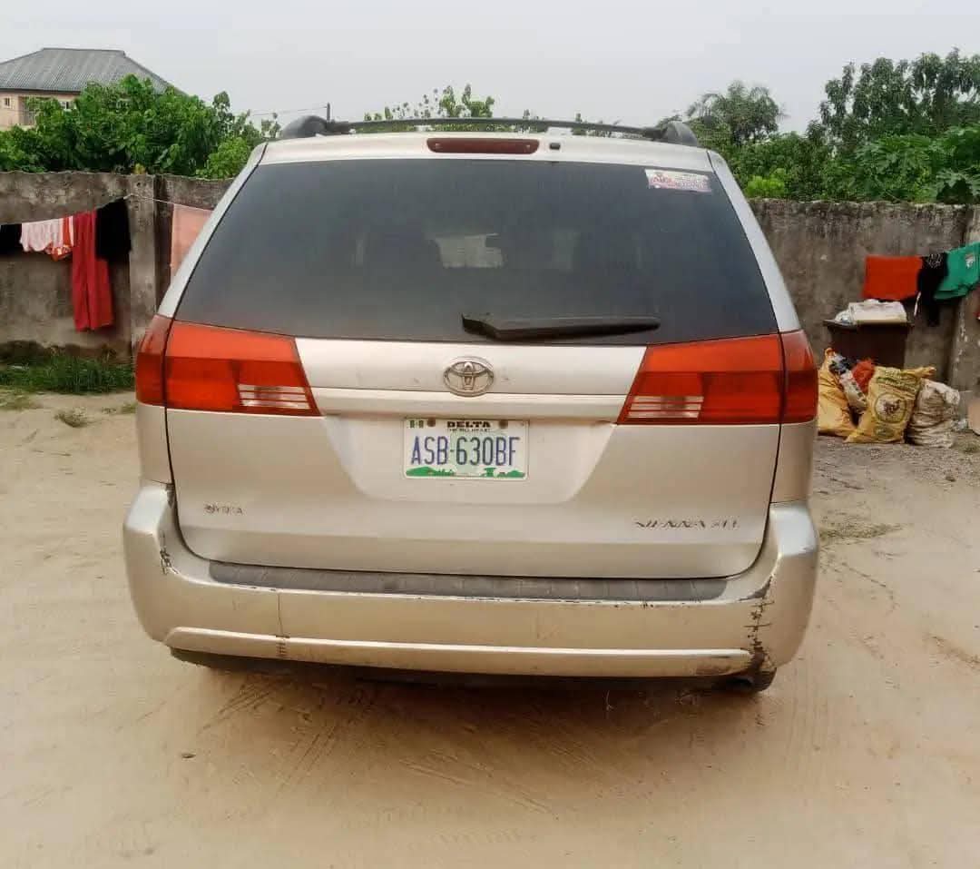 A picture of 2005 Toyota 2005