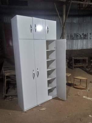 A picture of Robert Jones furniture company what s up number 0754012983