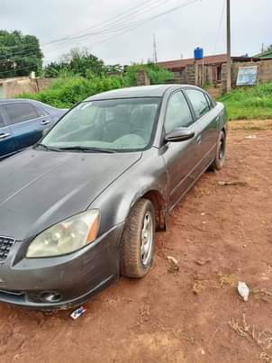 A picture of 2004 Nissan Altima Fwd