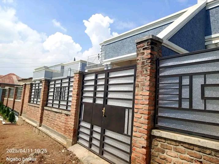 self compound houses