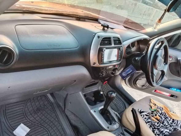 A picture of TOYOTA RAVA4 KILL TIME