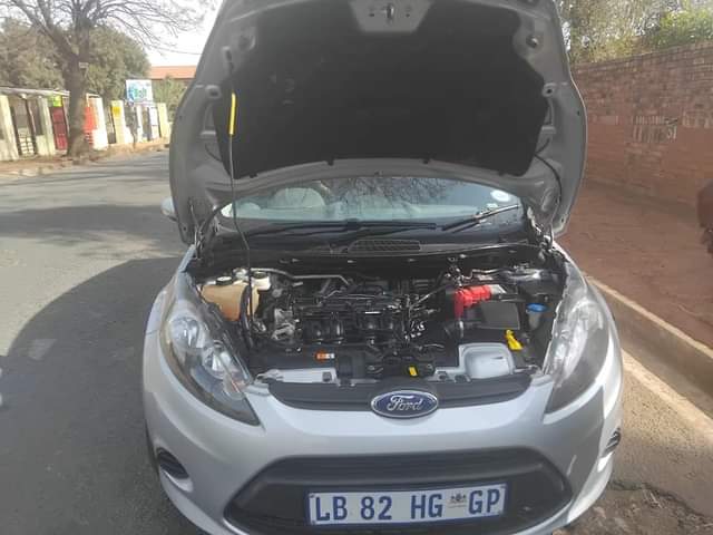 classifieds/cars ford