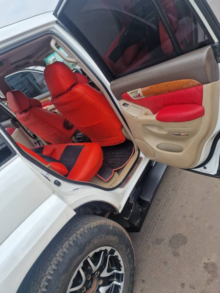 A picture of Land cruiser prado