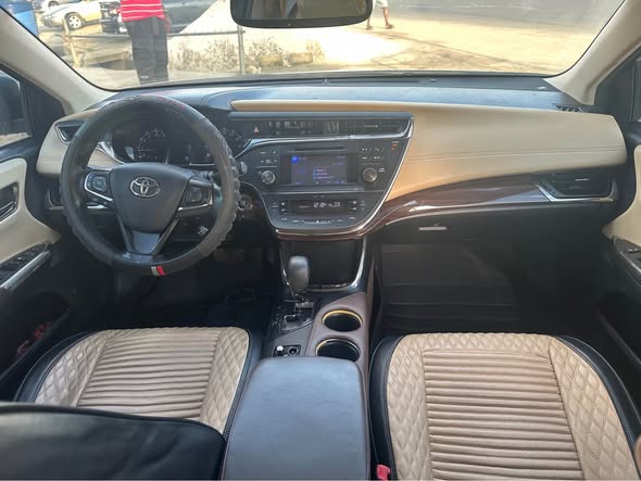 A picture of Toyota Avalon XLE