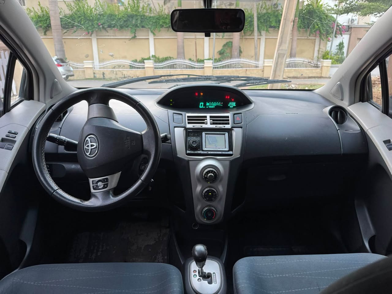 A picture of Toyota Yaris 2010 2011 Sport SR edition