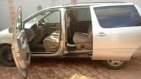 A picture of Toyota Sienna 2000 first body 08146443123