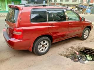 A picture of Toyota Highlander 03