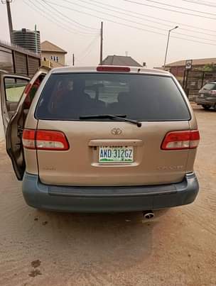 A picture of Excellent 2002 Toyota Sienna