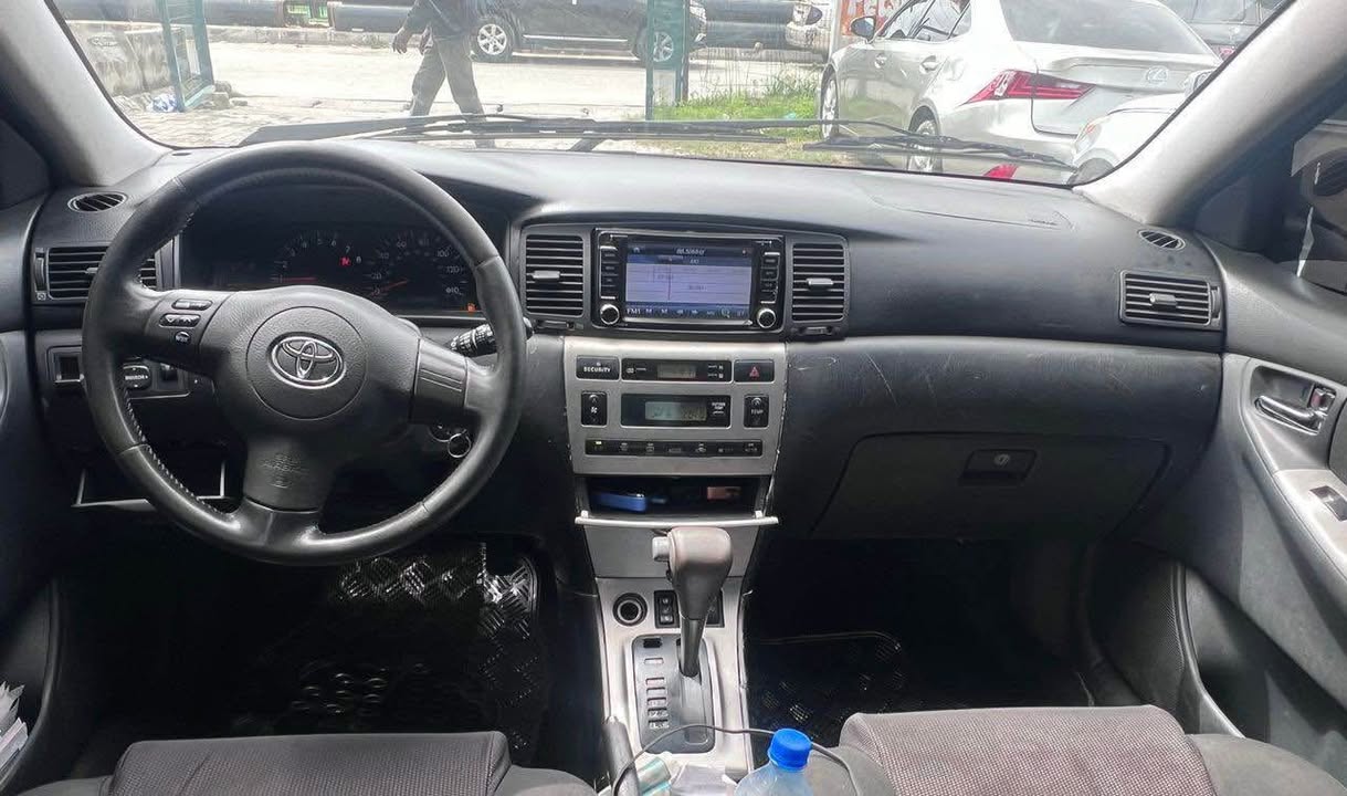 A picture of Toyota Corolla Obama 2005 model