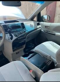 A picture of Toyota sienna 2012 Tokunbo direct accident free Like brand new
