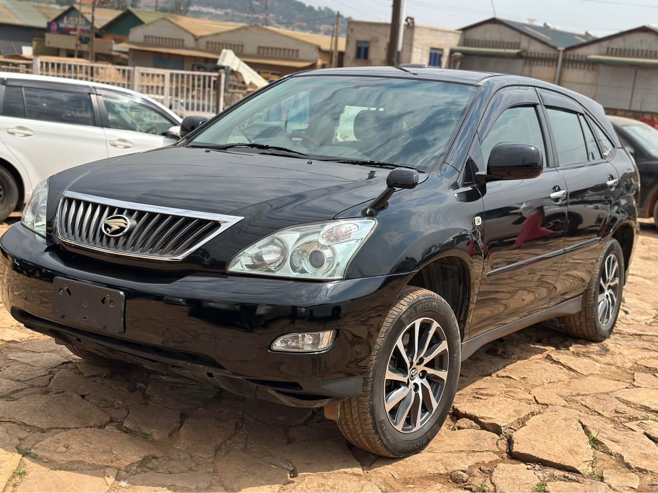 A picture of Toyota Harrier 2012 model leather seats