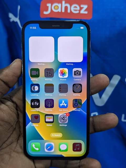 A picture of IPhone 12pro 256gb