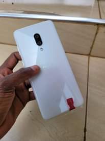A picture of SHARP AQOUS ZERO 2. JAPAN USED 256GB.8GBRAM ON SALE 320K