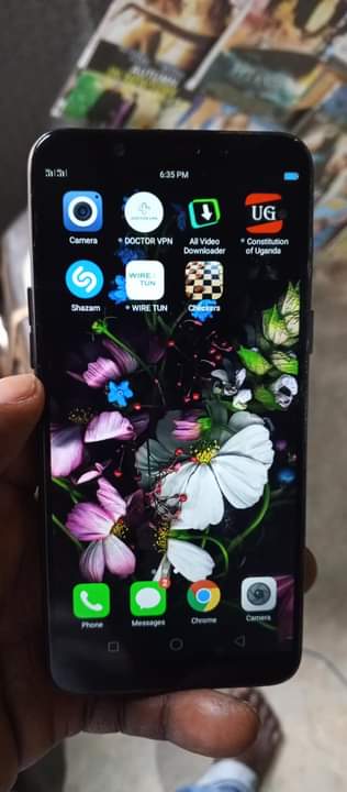 A picture of Minor crack on oppo a83t 128gb 6gb ram at 110