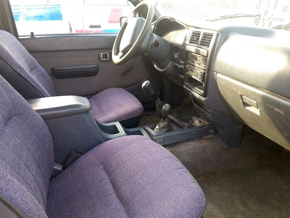 A picture of TOYOTA TACOMA 1998 MODEL WITH COMPLETE ORIGINAL PAPERS ENGINE AND