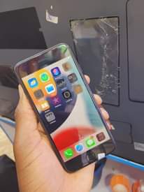 A picture of Iphone7 32GB uk used