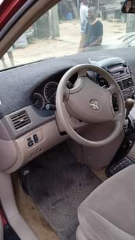 A picture of NEATLY USED 2006 MODEL TOYOTA SIENNA First body Engine very