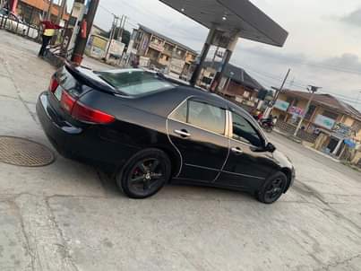 A picture of 2005 Honda Accord Newly baked Super cool engine Gear selecting