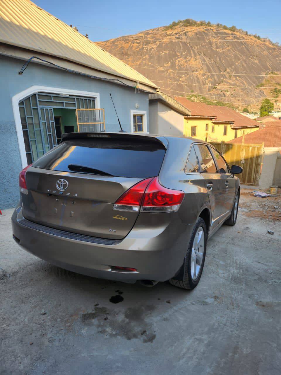 A picture of NEATLY USED 2012 VENZA