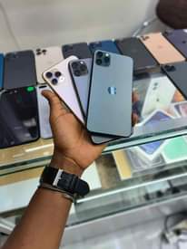 A picture of  iPhone 11pro Max Storage 256GB