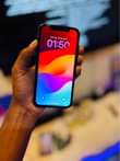 A picture of Iphone 11 128gb clean back glass crakes
