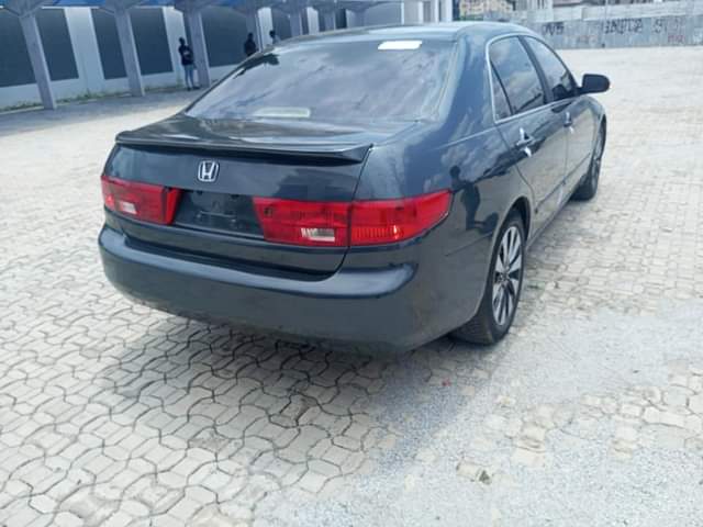 A picture of BELGIUM STANDARD 2005 HONDA ACCORD TWO KEYS